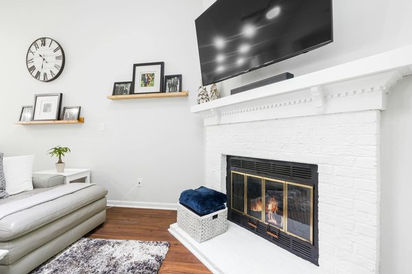 Piscine extérieure : les avantages d'une douche solaire